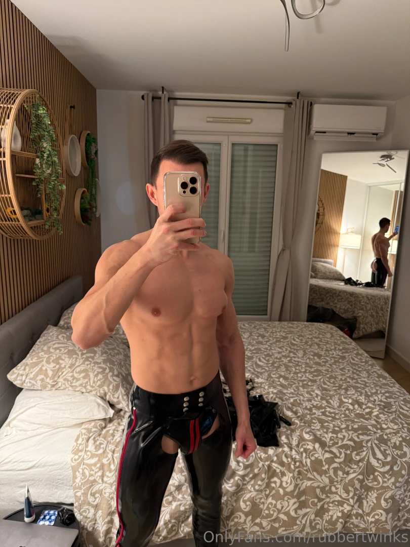 This is live waiting for a slave right now should i film 