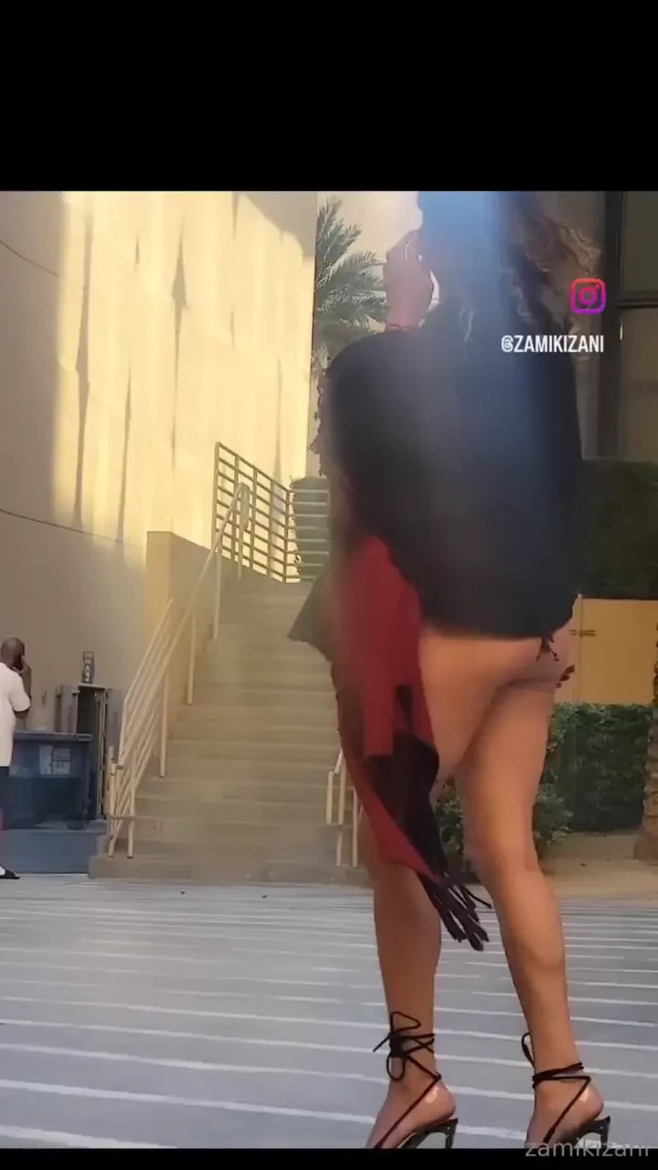 He s checking me out let me give him a show 