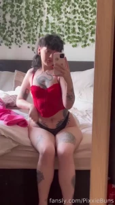 Before you fall in love with me i m built like this thick thickthighs