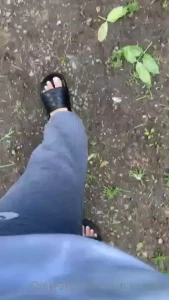 Hello i m queen amber and i like to take long walks and hike and enjoy