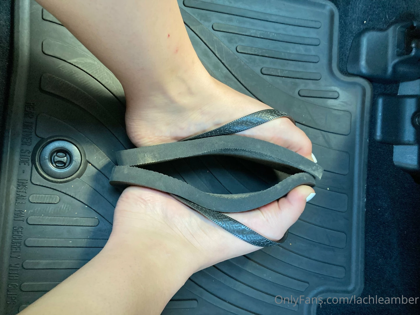 Look how the flip flop curves to my arch maybe i ll get a tan line 