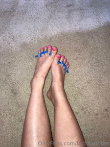 My legs got tan painting my toes a cute pink color would anyone be part 1