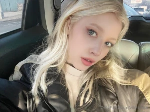 A naughty girl woodsnaomifree wants to play with your cock if you want part 627