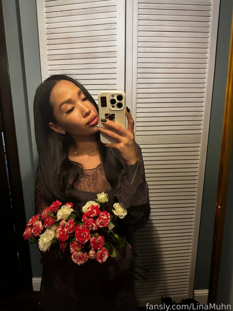 I found this bouquet under my door there was also a note nice ass your 