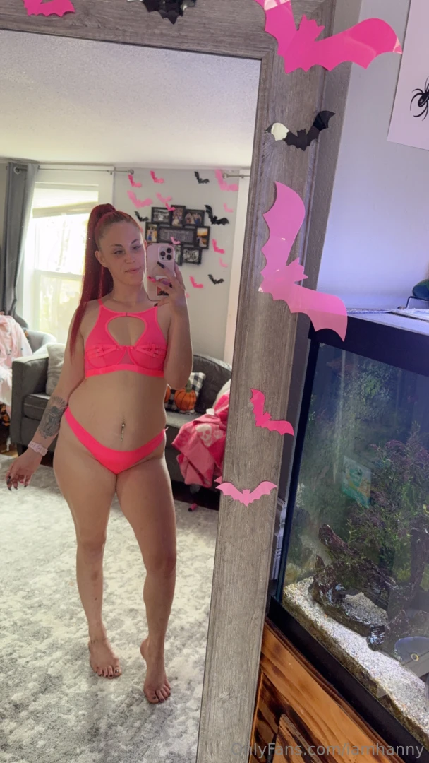 Pink vibes and holiday tides are you ready to unwrap my festive side 