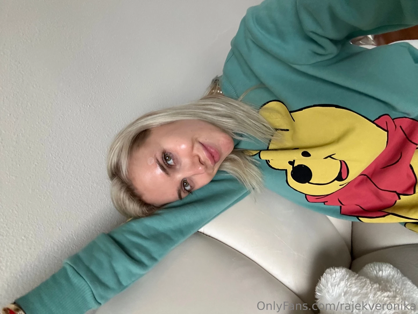 Hi feeling sad today please text me something nice with love ve 