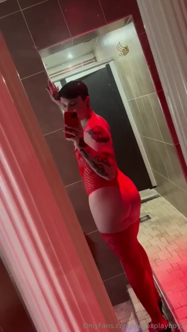 What s your fave colour to see me in is it 