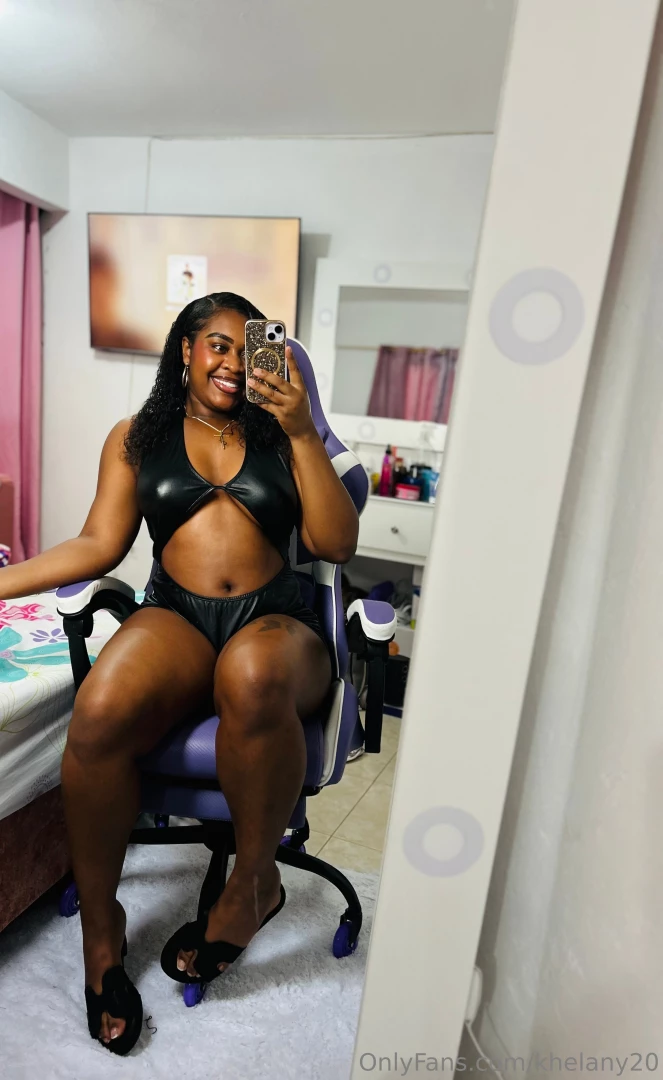 Latina virtual girlfriend 