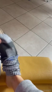 Tu non hai idea dell aroma che hanno questi piedini caldi e sudati you