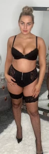Happy new year i m live and naughty right now come join me xox