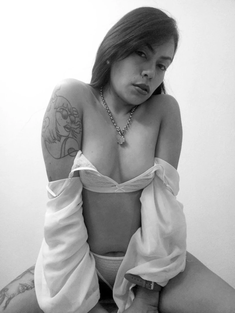 Misscarolinaarg latina with black ass and sweet lips part 1 