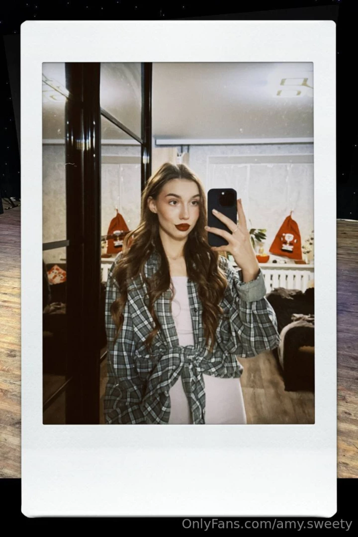 Have you taken the tree apart from the christmas decorations yet 