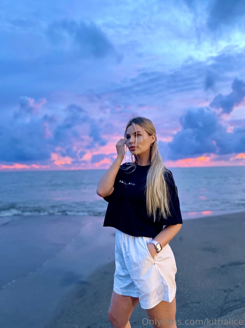 Hello hello i want to share this beautiful view with you and make you 