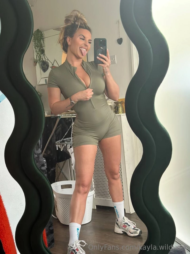 I wanna be your slutty fuckdoll today baby wanna use my holes dm me 