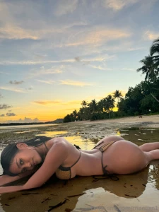 I give you kisses in the backseat then lemme drive you crazy