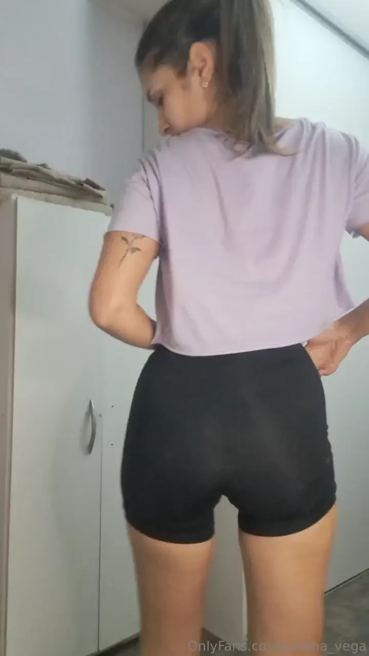 I just got back from the gym and i m all sweaty would you do a vcall 