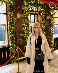 I wish youu a merry christmas baby hope you have been good this year