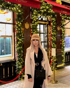 I wish youu a merry christmas baby hope you have been good this year part 1