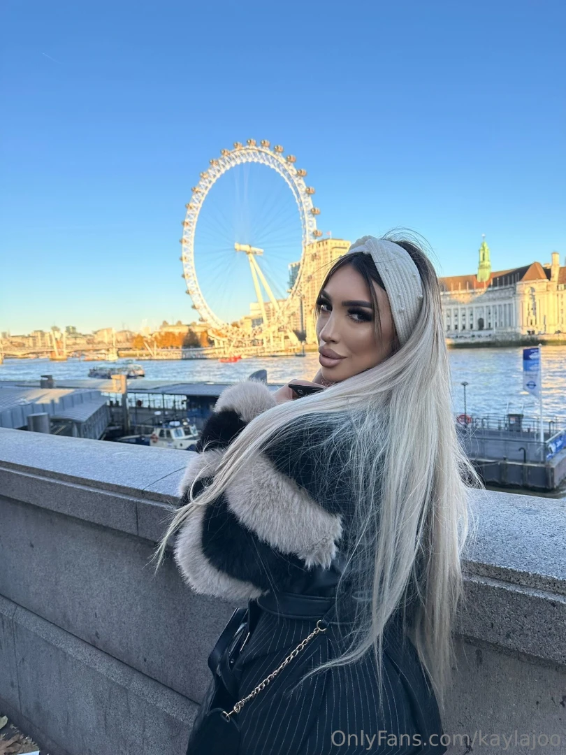 We should do a sight seeing together in london some dayy what do you part 2 