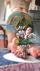 I want you to watch my feet while i enjoy riding a dildo can i rub