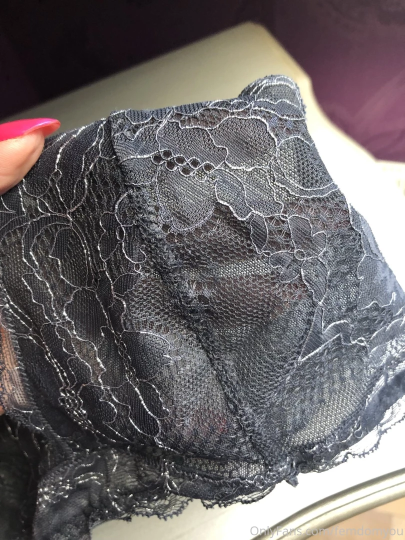 I know something is missing but if you buy my bra you will get a video 