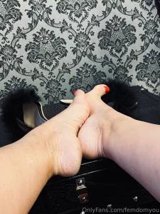 Happy toesday do you like fluffy cum back tomorow