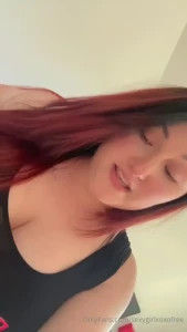 Viens me suivre sur tik tok meggyx0x0