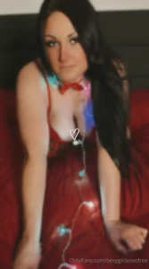 Tu veux du contenue hot viens t amuser avec moi https onlyfans com