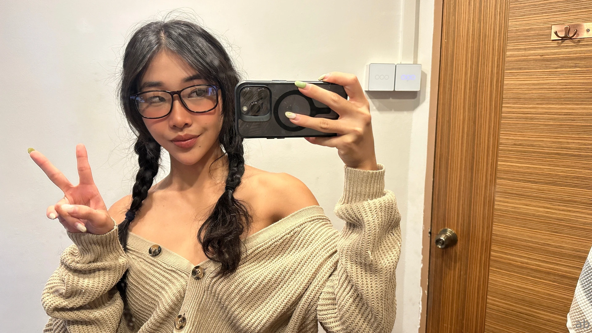 I look so cute with glasses on 