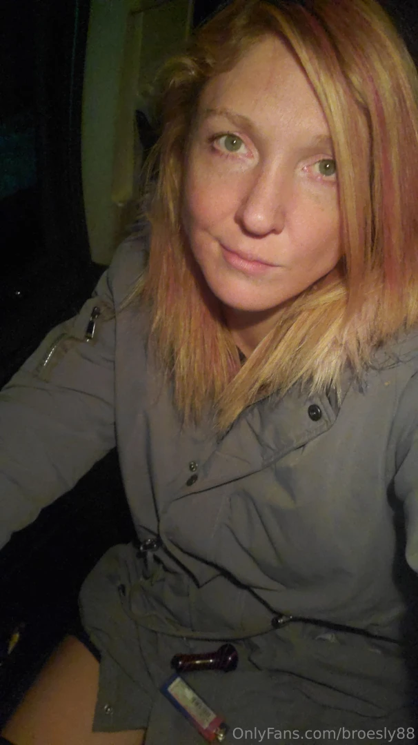 Hello luvs if someone can cash app me today instead of paying here 