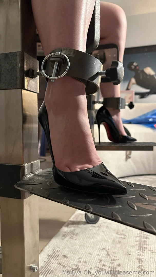 What are waiting for kiss it 