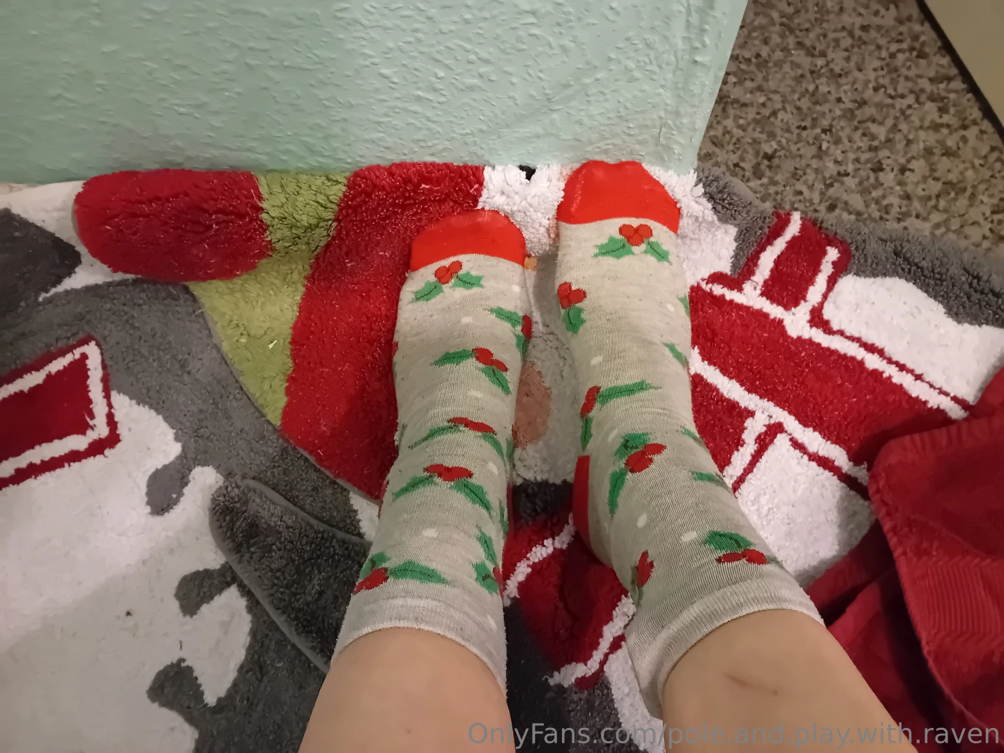 Where are my feet lovers at had a hard shift at work today so here s a 