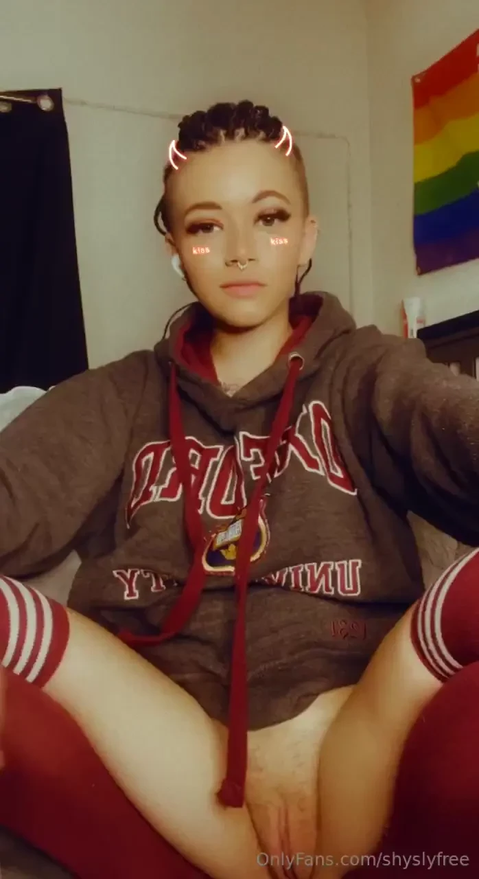 Looking for a daddy to breed this kitty 