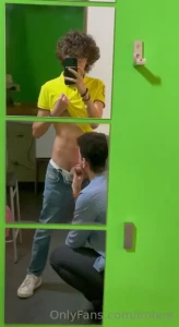 Andate a seguire leoisonof69 e godetevi i suoi contenuti con uno part 1