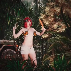 Hacking my way through the jungle to get this truck through inspired