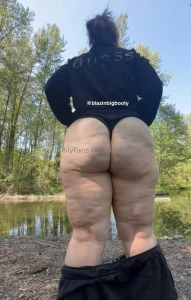 Follow this sexy thick bbw blazinbigbooty amp blazinbigbootyfree on