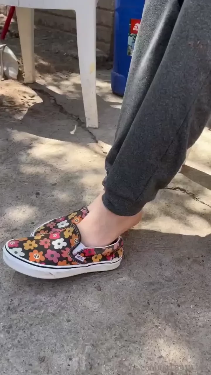 Los vans de alexiia sin calcetas es uno de los olores mas ricos 