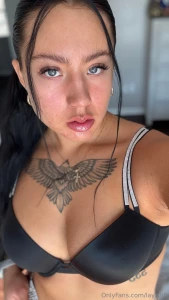 How s your week shaping up let me know how you re feeling i m here to