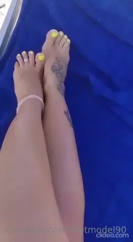 Video di questa estate piedini al mare 