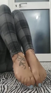 Video di quasi 6 minuti dove facendoti vedere i miei piedi sia le