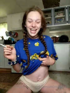 Tip the minimum for two free nudes