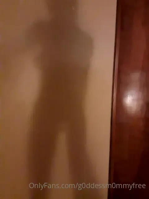 Wanna see the xxx version go see g0ddessm0mmy 