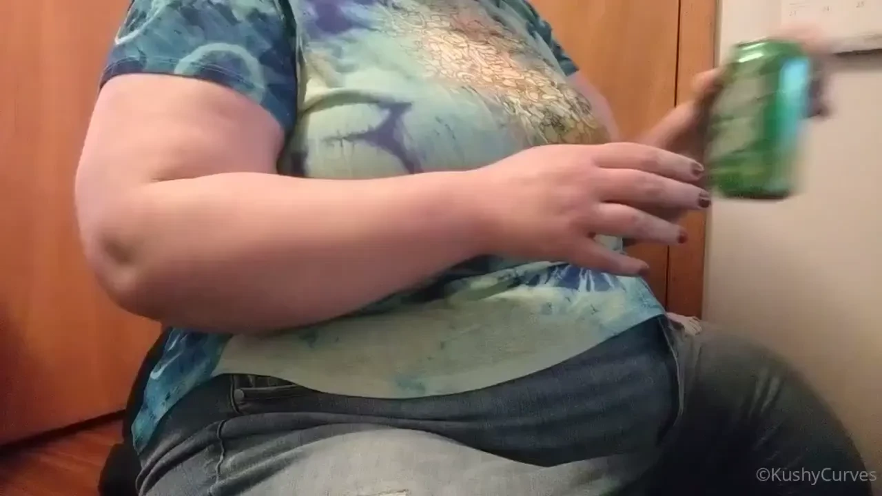 Bloat burps and belly play i love how huge i look from the side when i 