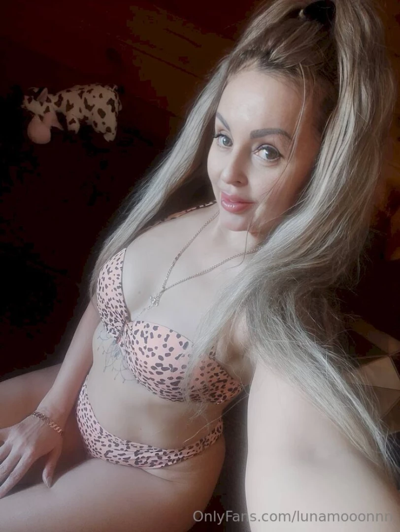 The divine milf elena_m from your fantasies will show you how deep you part 920 
