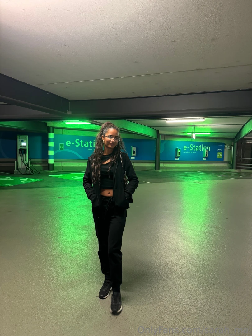 Bin ich die einzige die ab und zu mal ihr auto in der garage verliert 