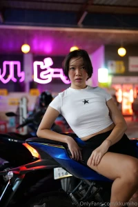 Maybe you too can feel that look through the screen a look full of