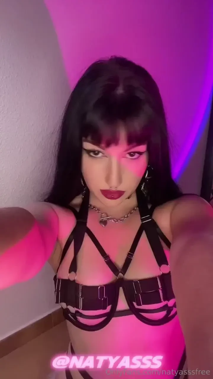 Empezamos la semana bien calentitos natyasss puedes encontrarme en 