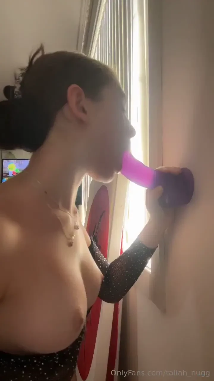 Some sloppy dildo sucking videos come have a look 