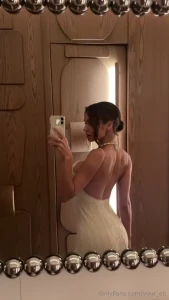 Attracting the attention of attractive girls is an art that combines