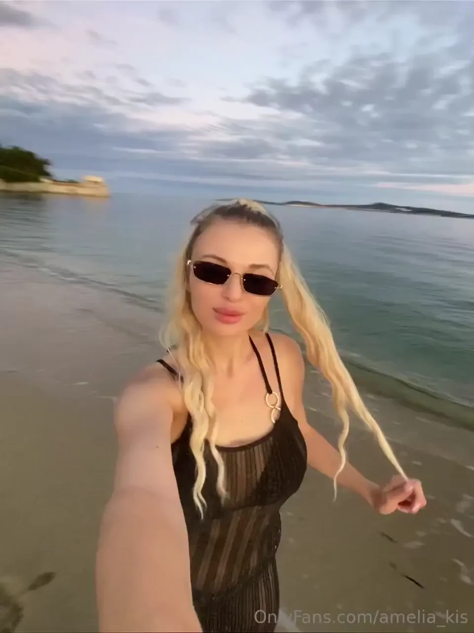 Hey hang out at the beach 